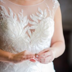 Luna Novias Wedding Dress